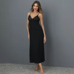 Antigel Dentelle Rebelle Gown