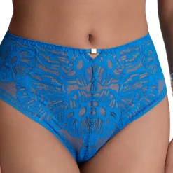 Aubade Love Soul Full Brief