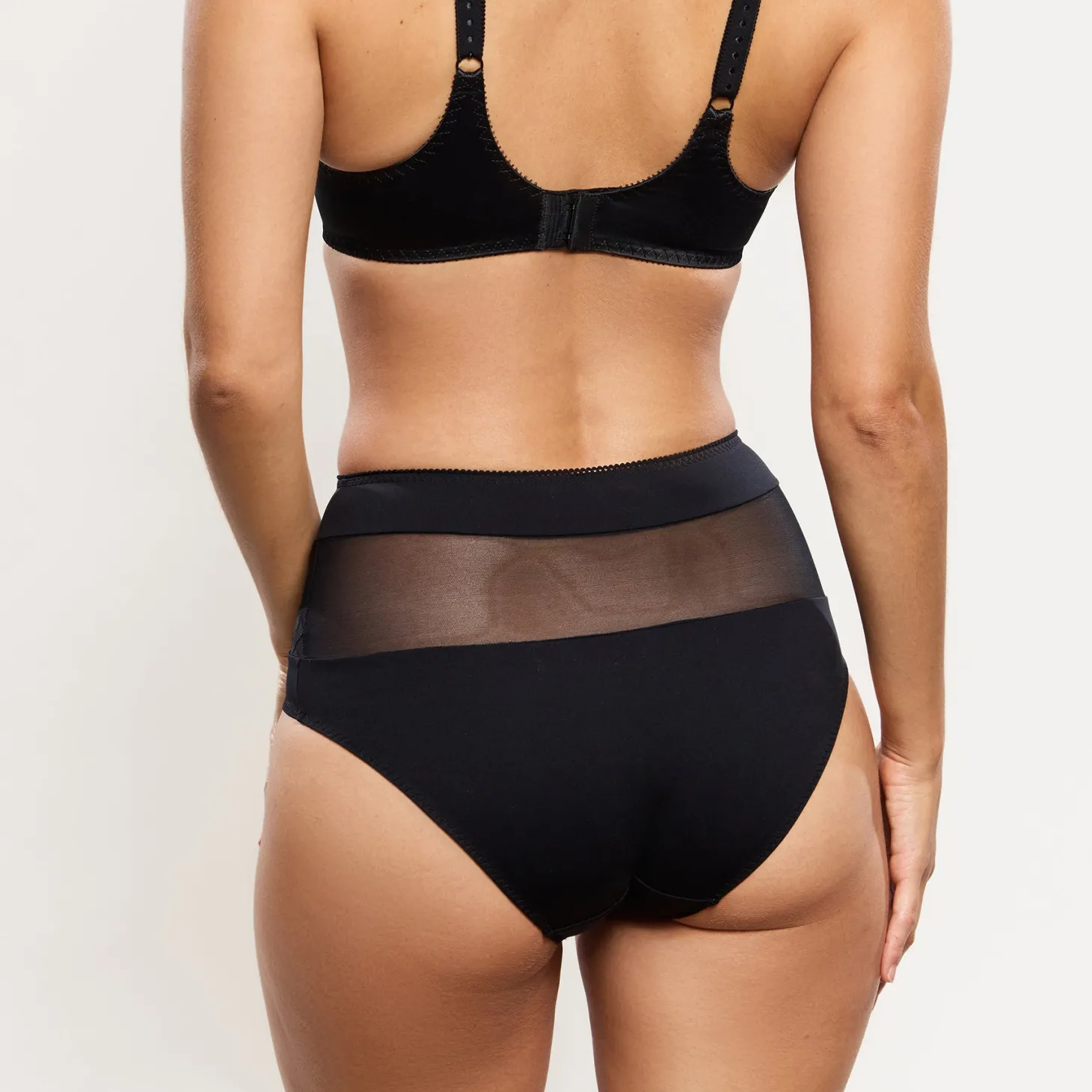 Empreinte Tess Full Brief