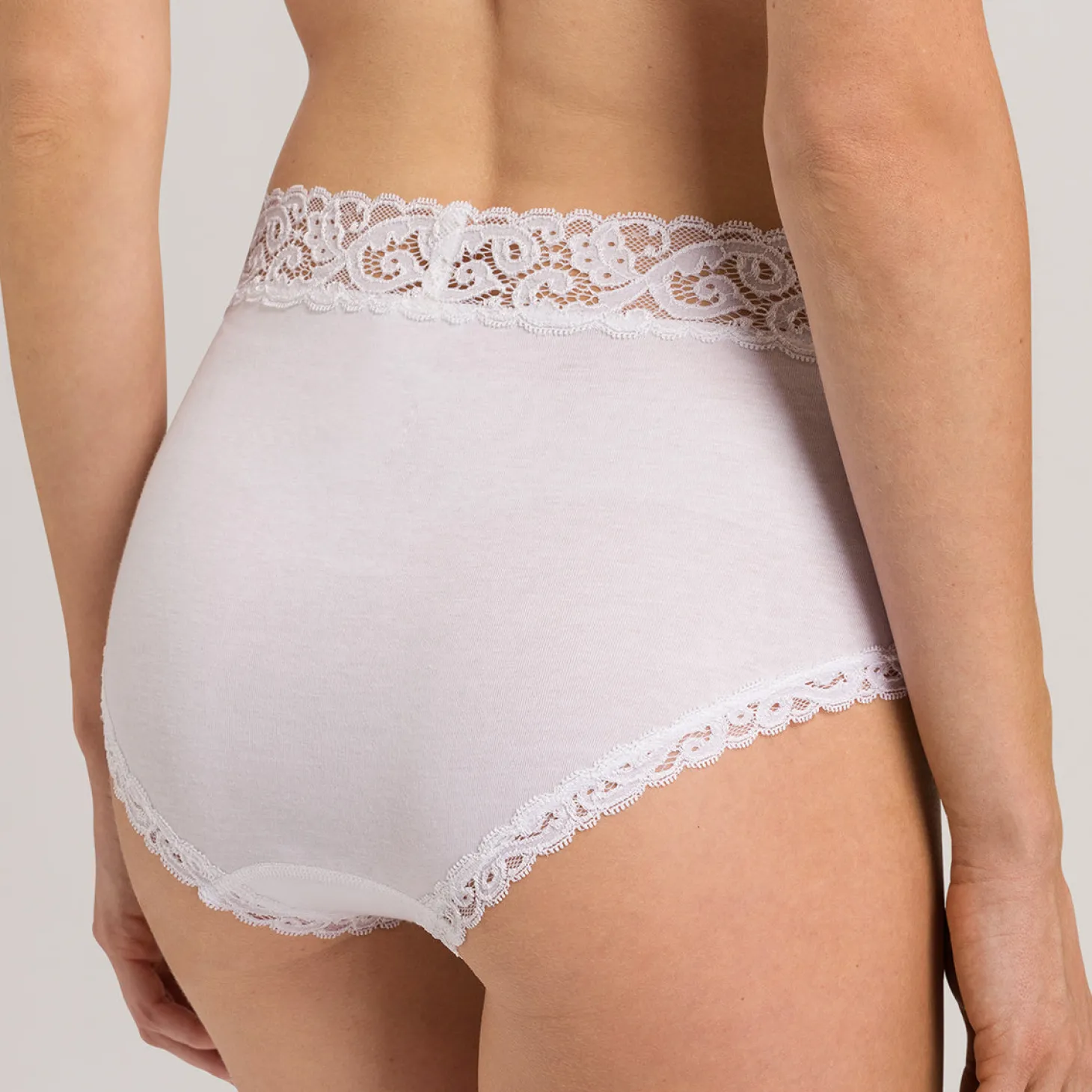 Hanro Moments Full Brief