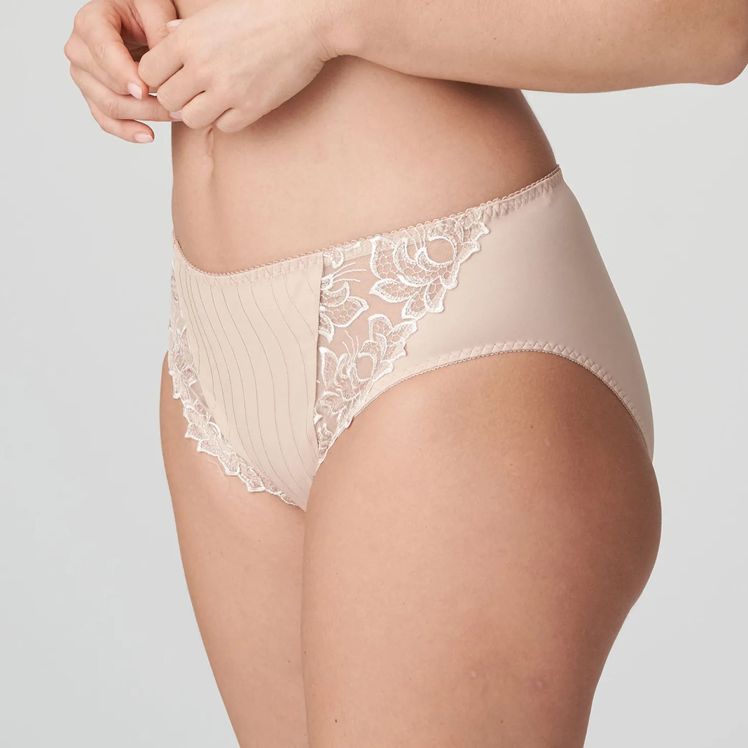 PrimaDonna Deauville Full Brief