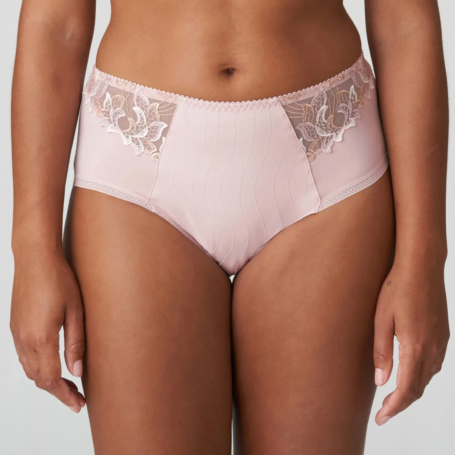 PrimaDonna Deauville Full Brief