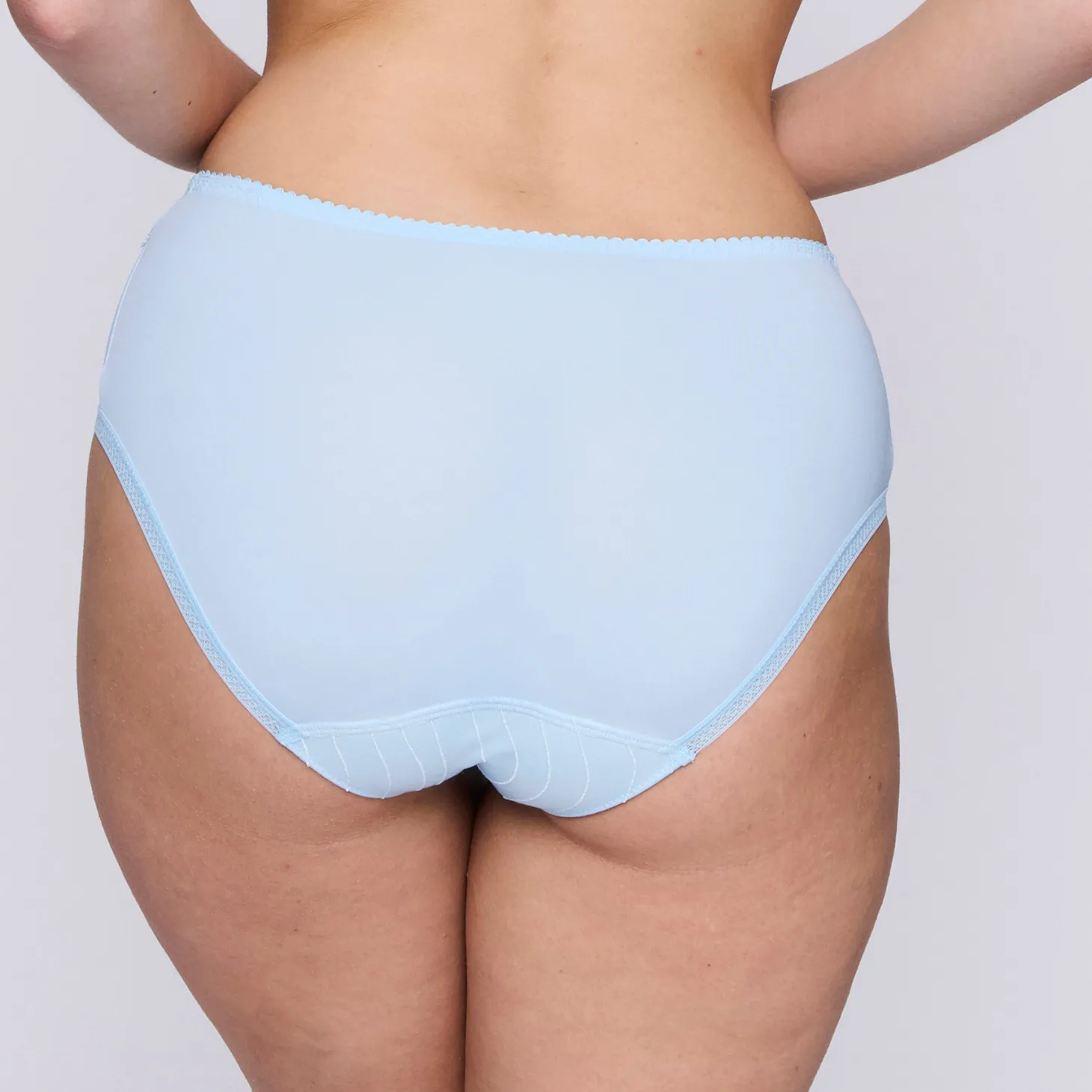 PrimaDonna Deauville Full Brief