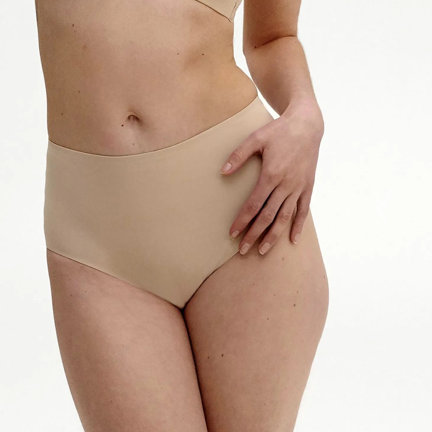 Simone Pérèle Essentiel Control Full Brief