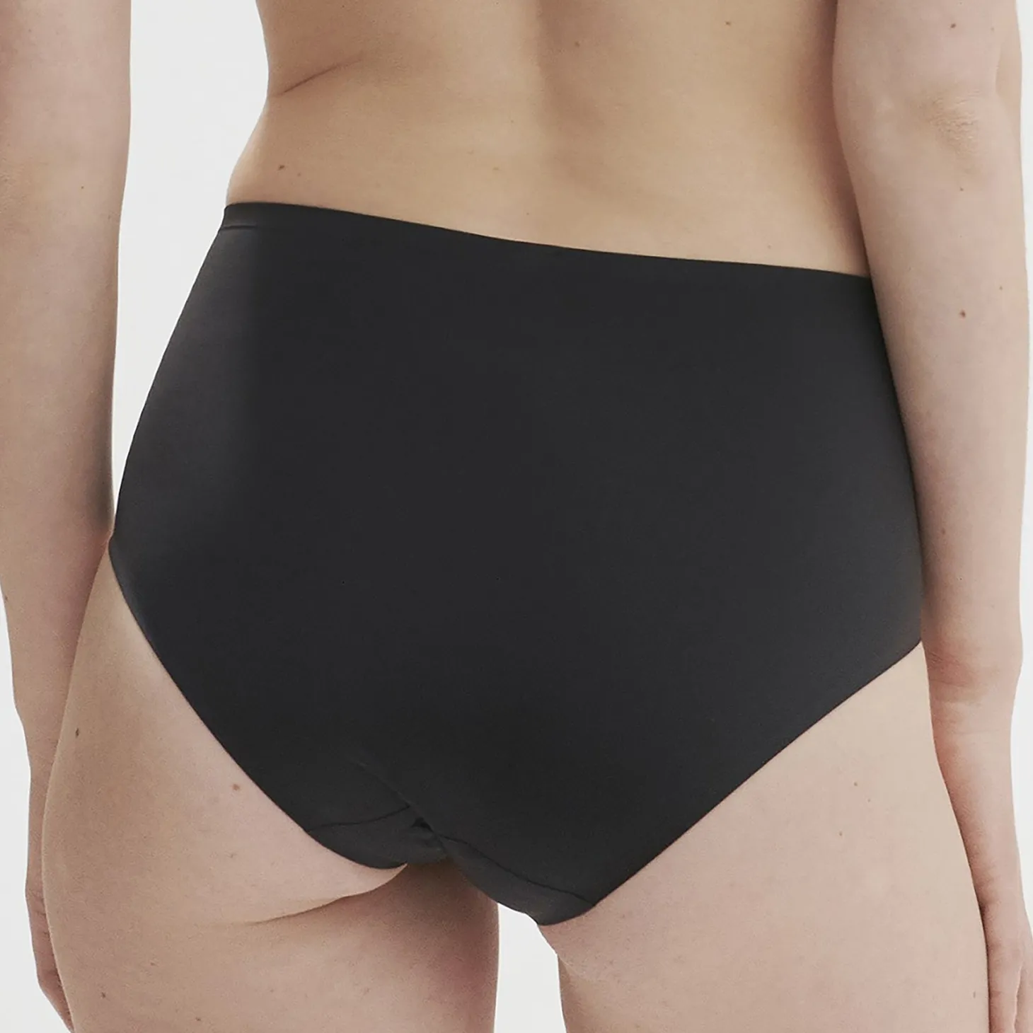 Simone Pérèle Essentiel Control Full Brief