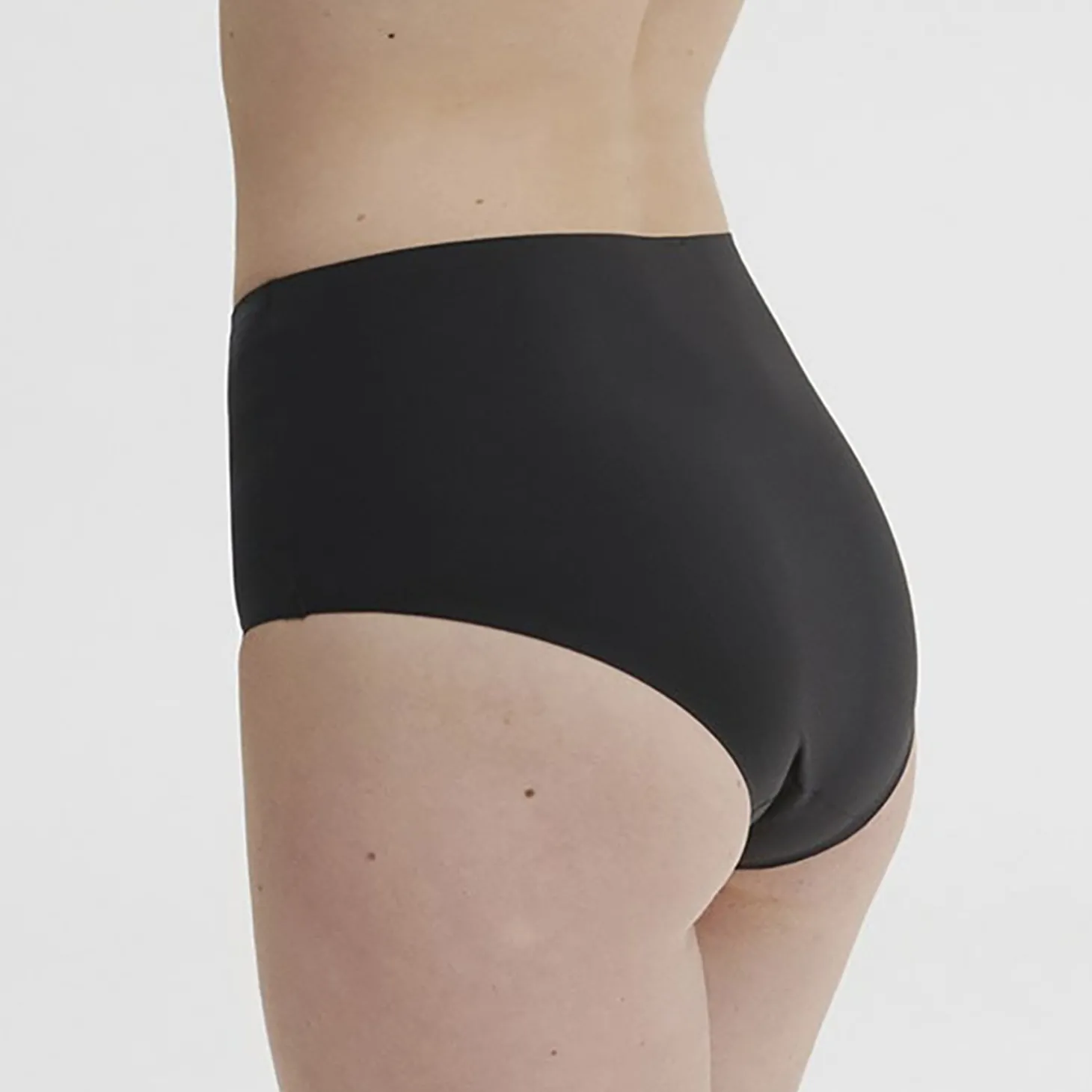 Simone Pérèle Essentiel Control Full Brief