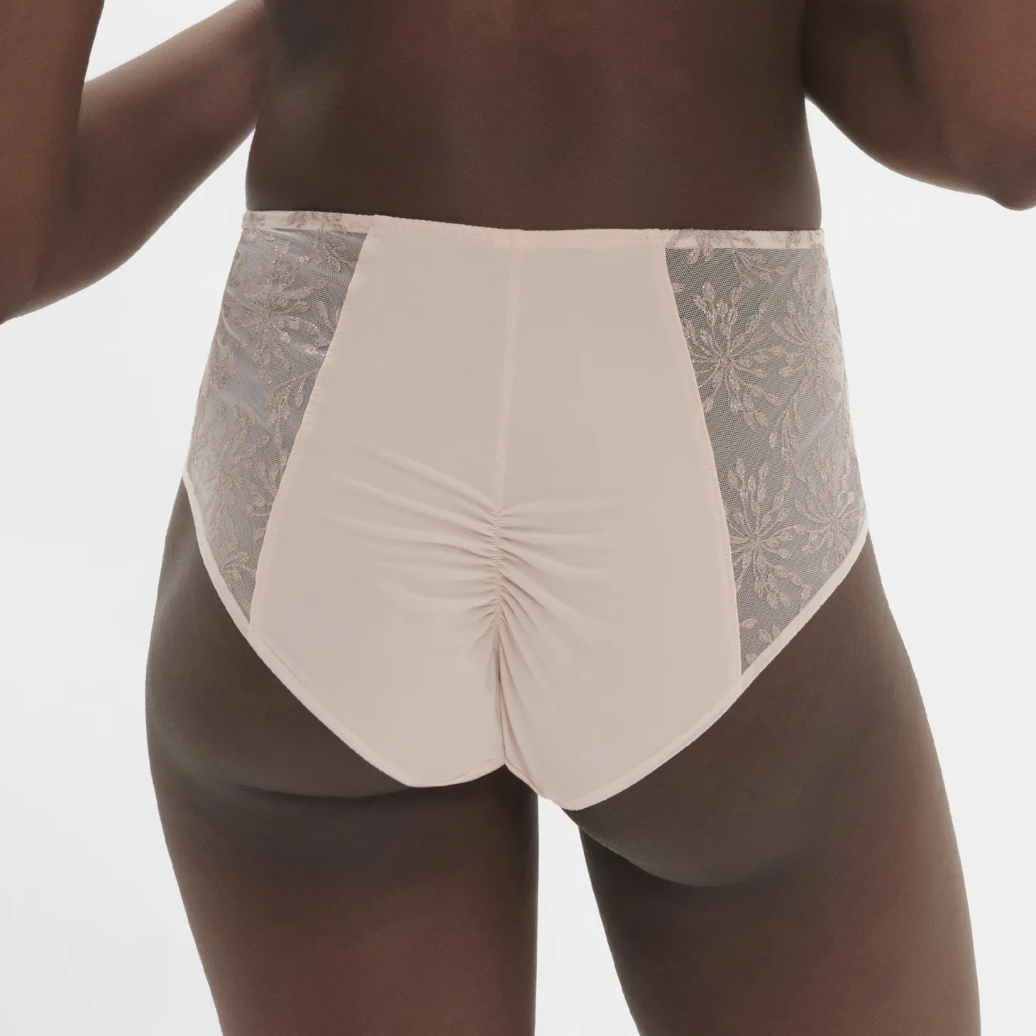 Simone Pérèle Singulière Full Brief